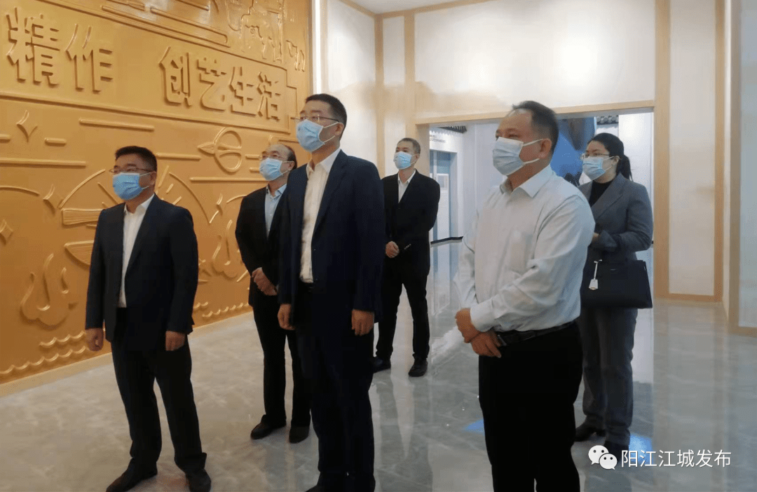 1月6日,市委常委,统战部部长王兵带领市委统战部常务副部长曾昭胶