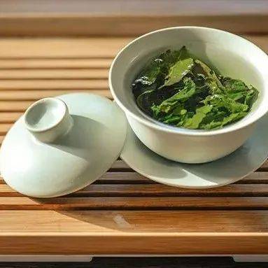 泡茶出汤后,盖子到底是掀开还是盖上?_茶叶_盖盖_朋友
