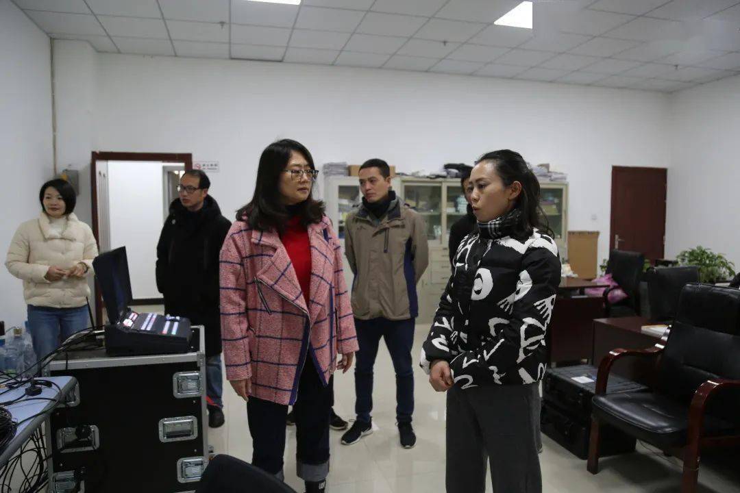 在和釆编人员交流时,王剑指出,新闻工作者从事的是