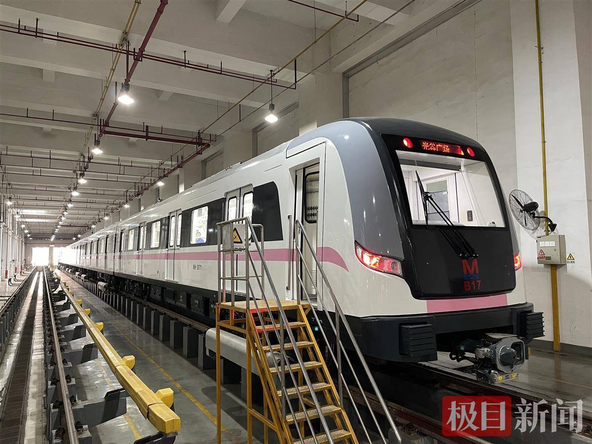 武汉地铁2号线首列元老车完成大修即将重新上线
