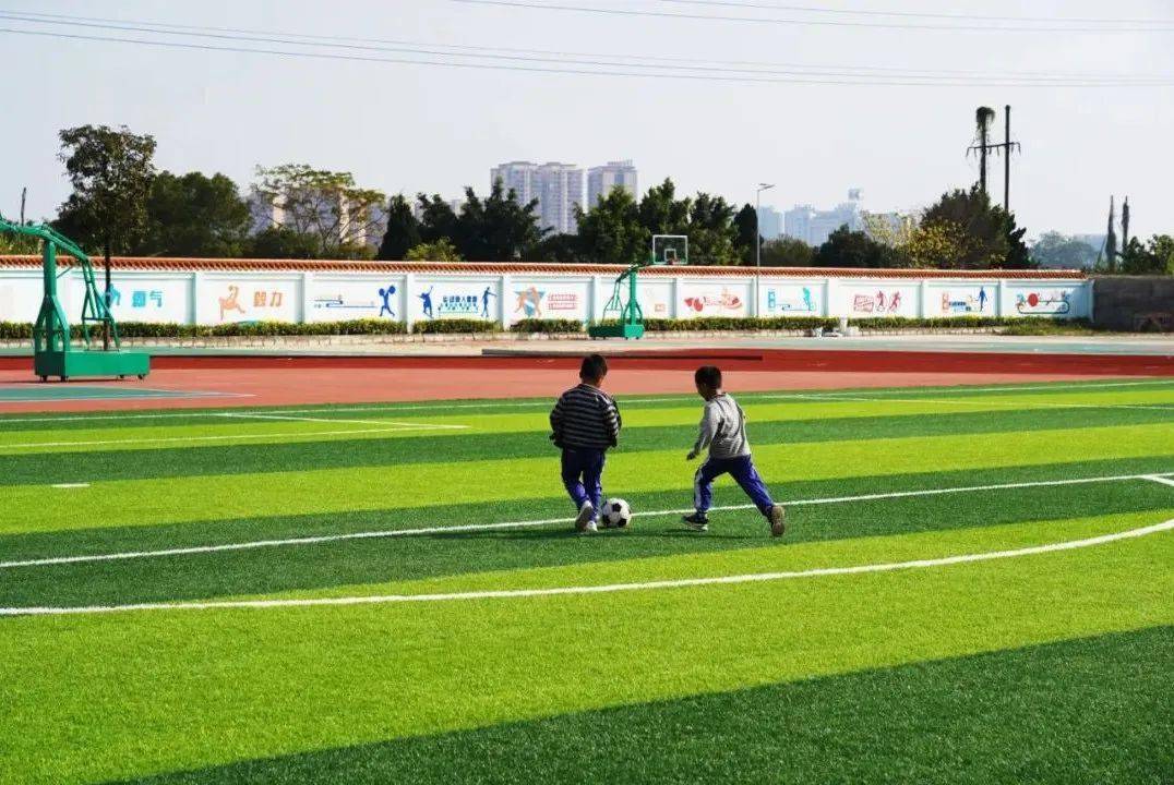 煥然一新石灣中心小學運動場完成升級改造