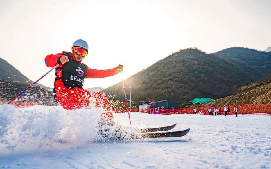 云丘山滑雪场多大图片