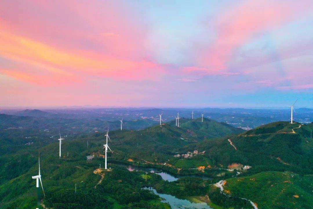 这样的廉江真的让人很期待足球场公园游乐场在列