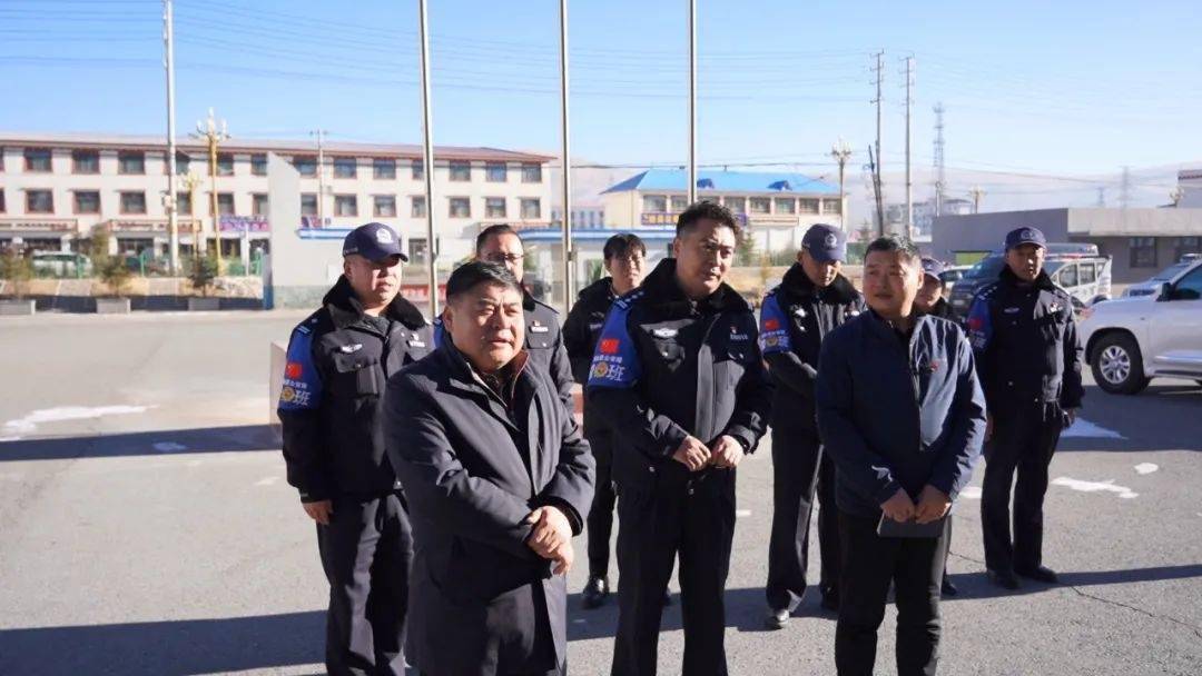 州委副书记县委书记熊元来一行莅临玛沁县公安局看望慰问民辅警