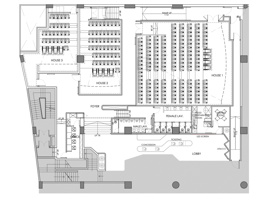 路的老影艺就曾放映过香港有史以来映期最长的电影——《抢钱家族》