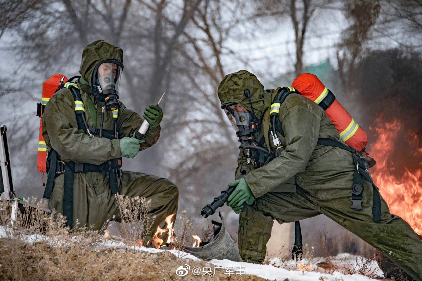 毒圈来袭直击武警防化兵硬核跑毒现场