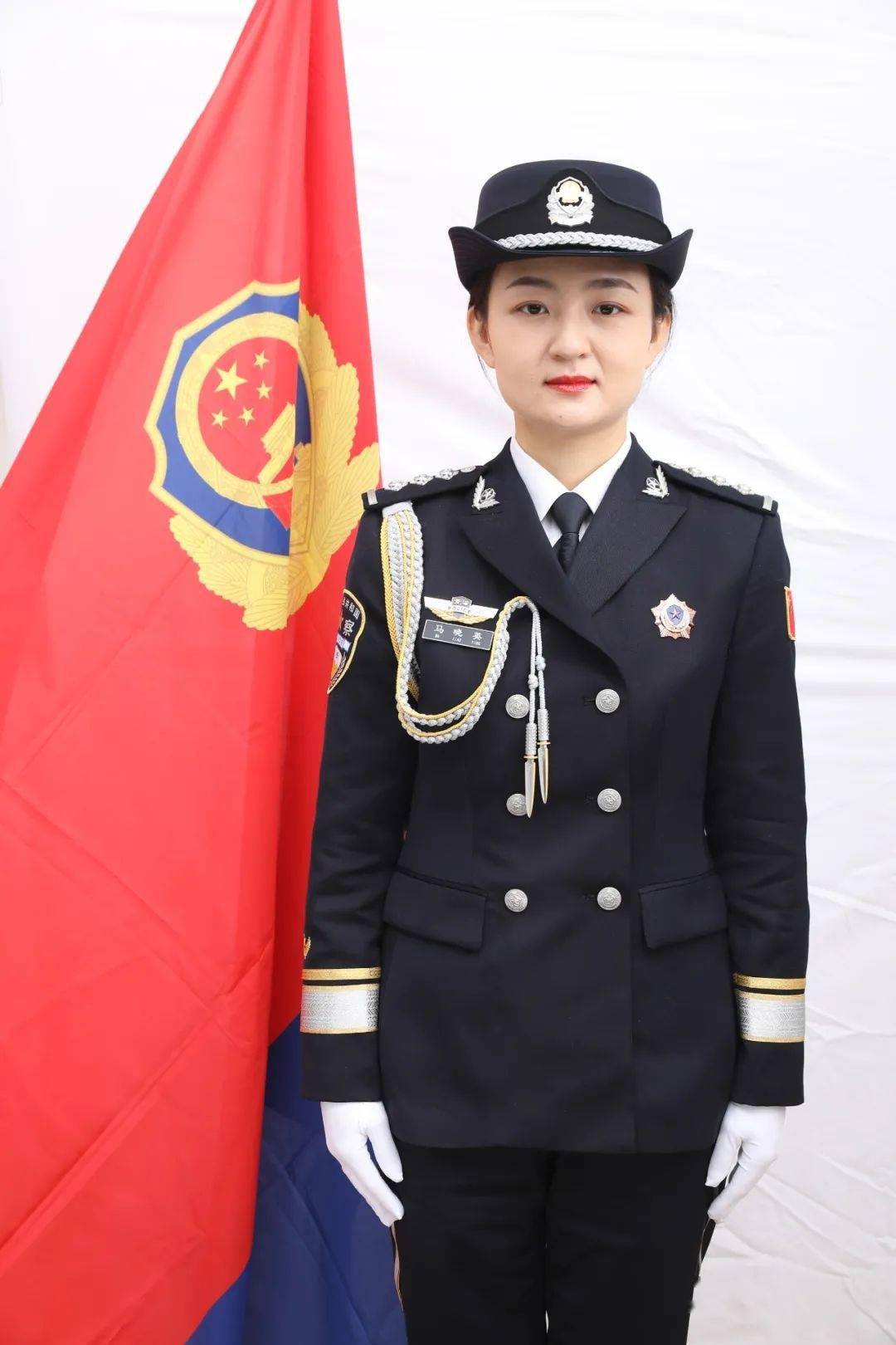 你好警察节庆祝第二个中国人民警察节系列活动之送你一张警服照