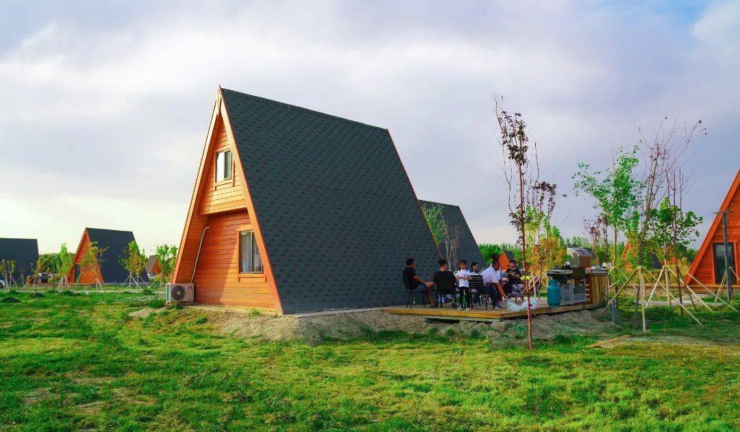 关注乌尔禾国际房车露营公园成为新疆首家5c级自驾车旅居车营地