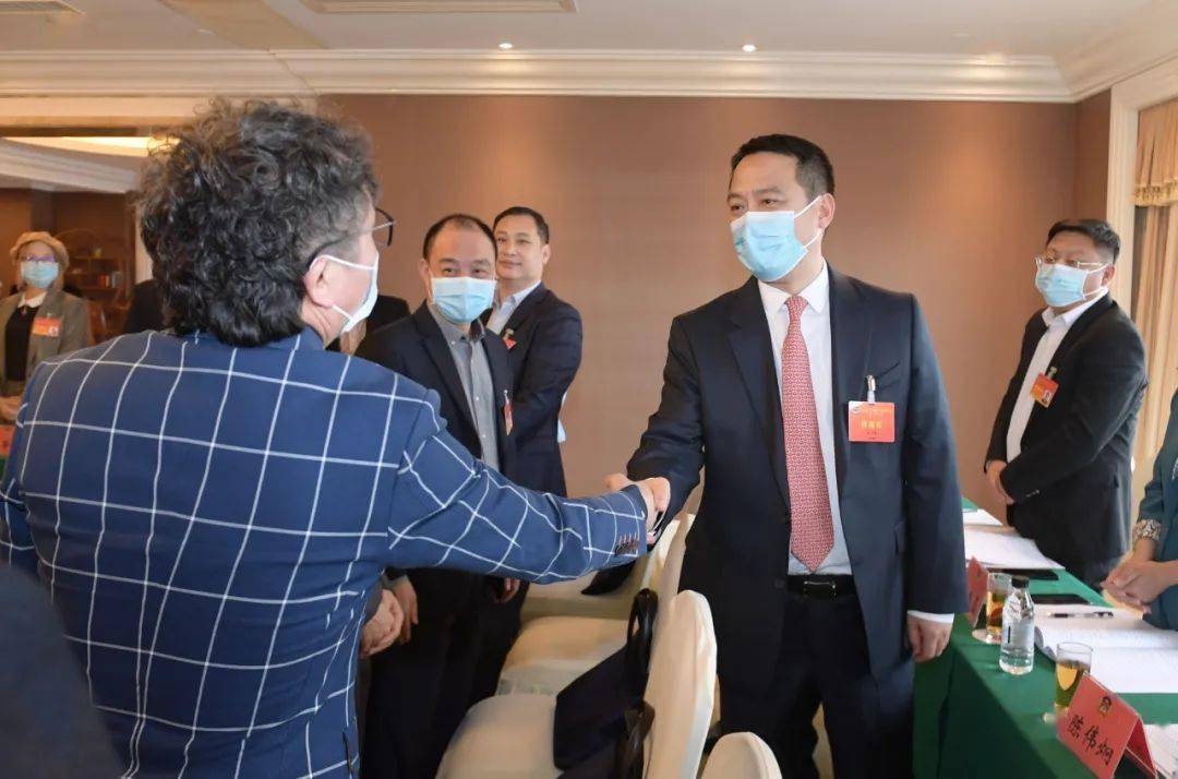 冯玲余金富等市领导看望出席市两会代表委员