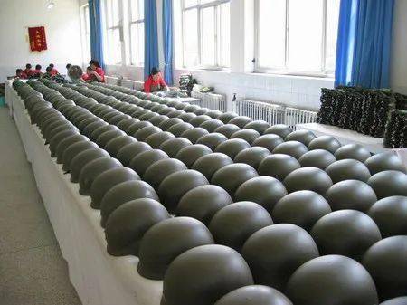 中国军人的"金钟罩":五分钟看懂我军头盔发展史_钢盔_正式装备_部队