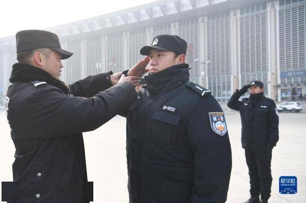 从橄榄绿到藏青蓝巡特警队里的津门守护者