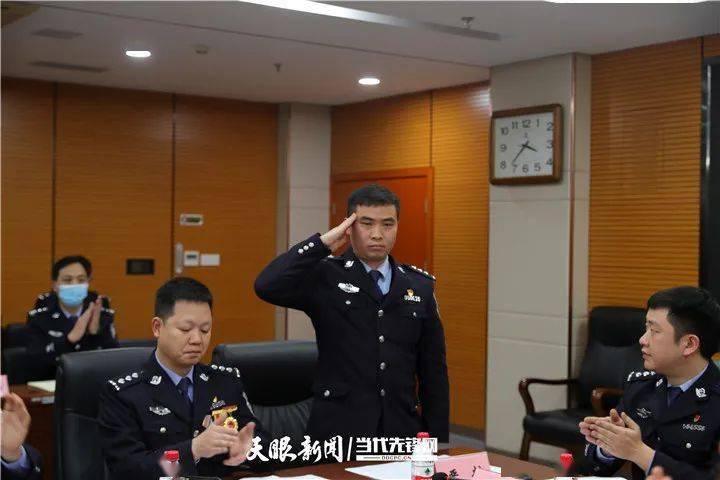 毕节市警察局吴安宁图片