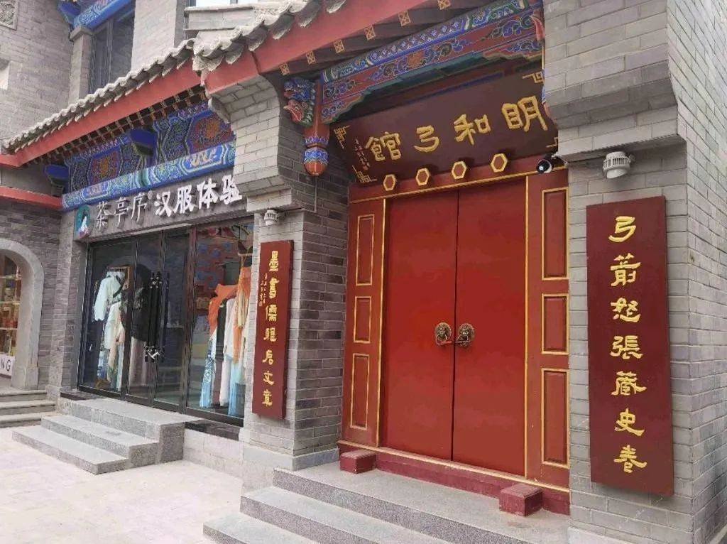 看兰州大街上的门头牌匾里面可都有故事