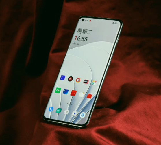 托尼|4699元起的一加10 Pro，开始研究起了游戏体验。。。