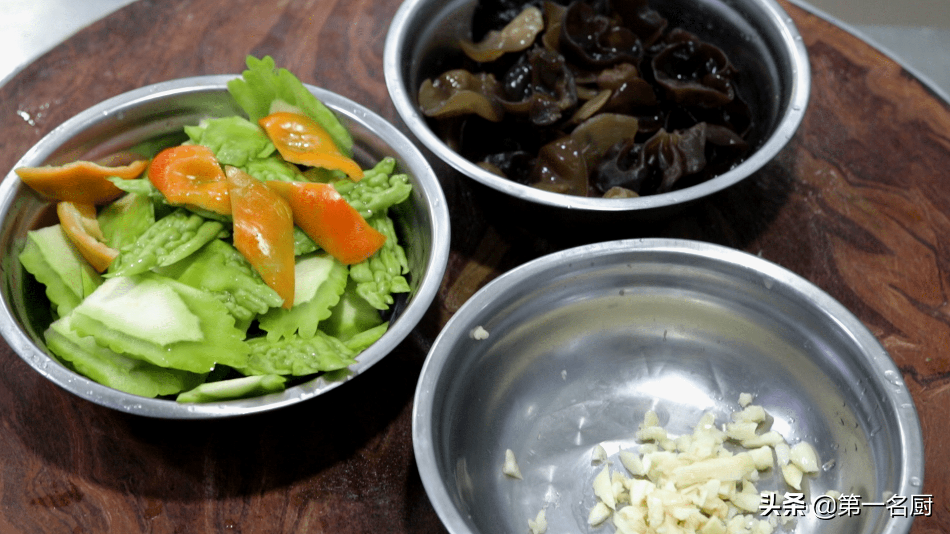 木耳焯水几分钟熟软烂 3001057edd5c486fb4d2d4527a121954.png