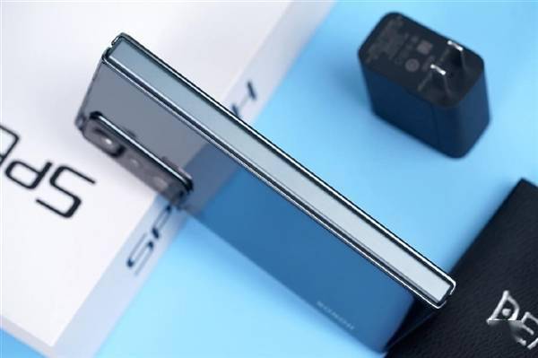 荣耀总裁科普magicv折叠屏自研超薄悬浮水滴铰链