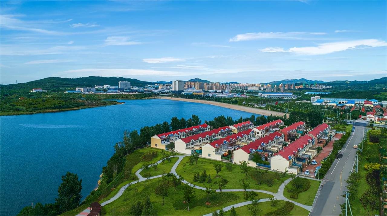 威海环翠区温泉镇坚持榜样引领集聚诚信共建正能量