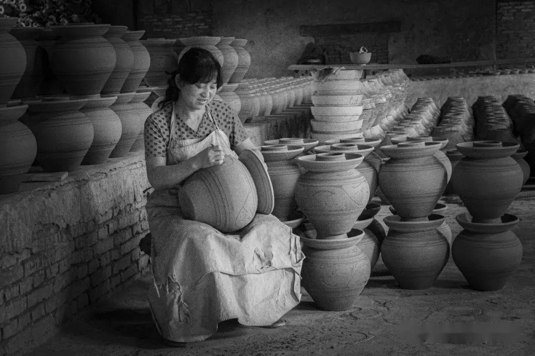 筑梦女孩》 梁 锐《记录美好瞬间》 梁秀琴部分摄影作品展示这些佳作