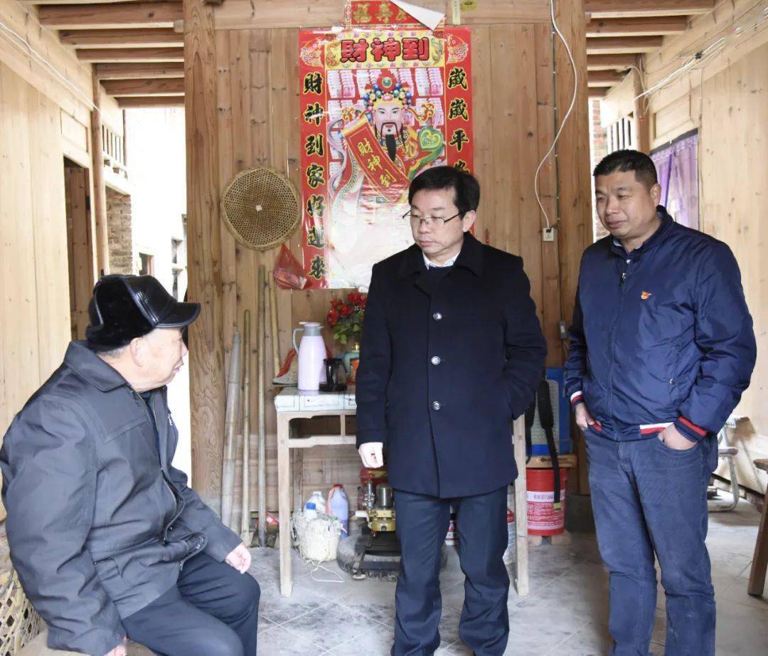 嘘寒问暖鼓劲加油县委书记张成慧深入基层开展调研慰问活动