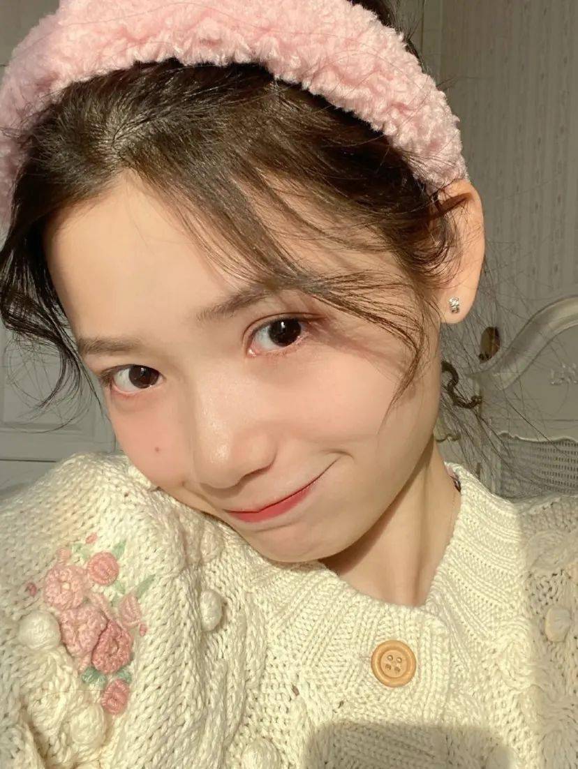 现实美妆博主回归现实，「换头术」到底是真是假？