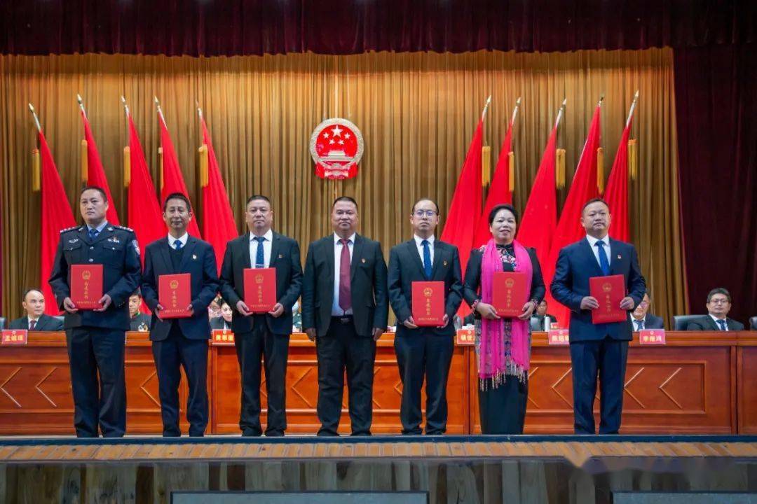 何胜富当选为县人民政府县长 陈绍攀当选为县人大常委会主任_工作