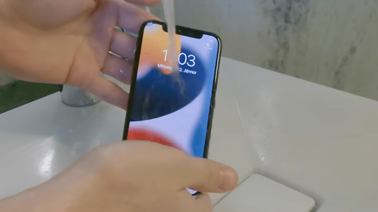 又一款 USB-C 接口的苹果 iPhone X 改装成功，还支持防水