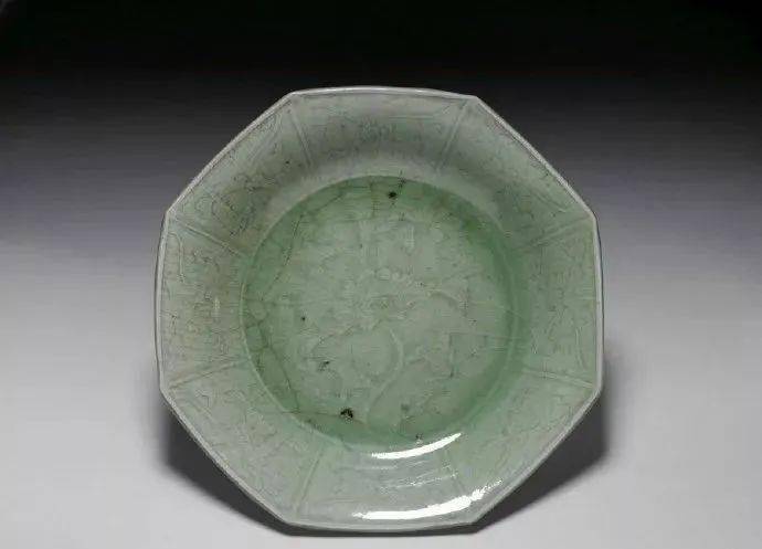 难得一见台北故宫藏龙泉窑精品瓷器欣赏