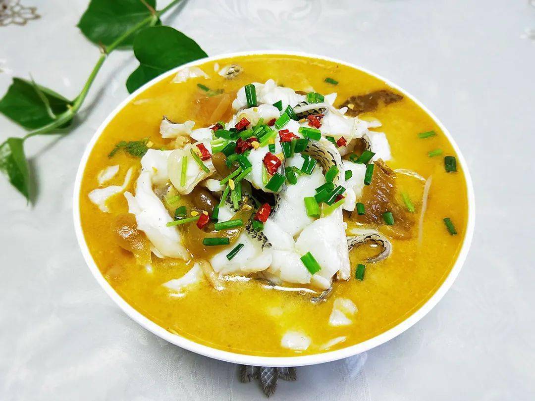 金汤酸菜鱼鱼肉细嫩酸辣爽口开胃