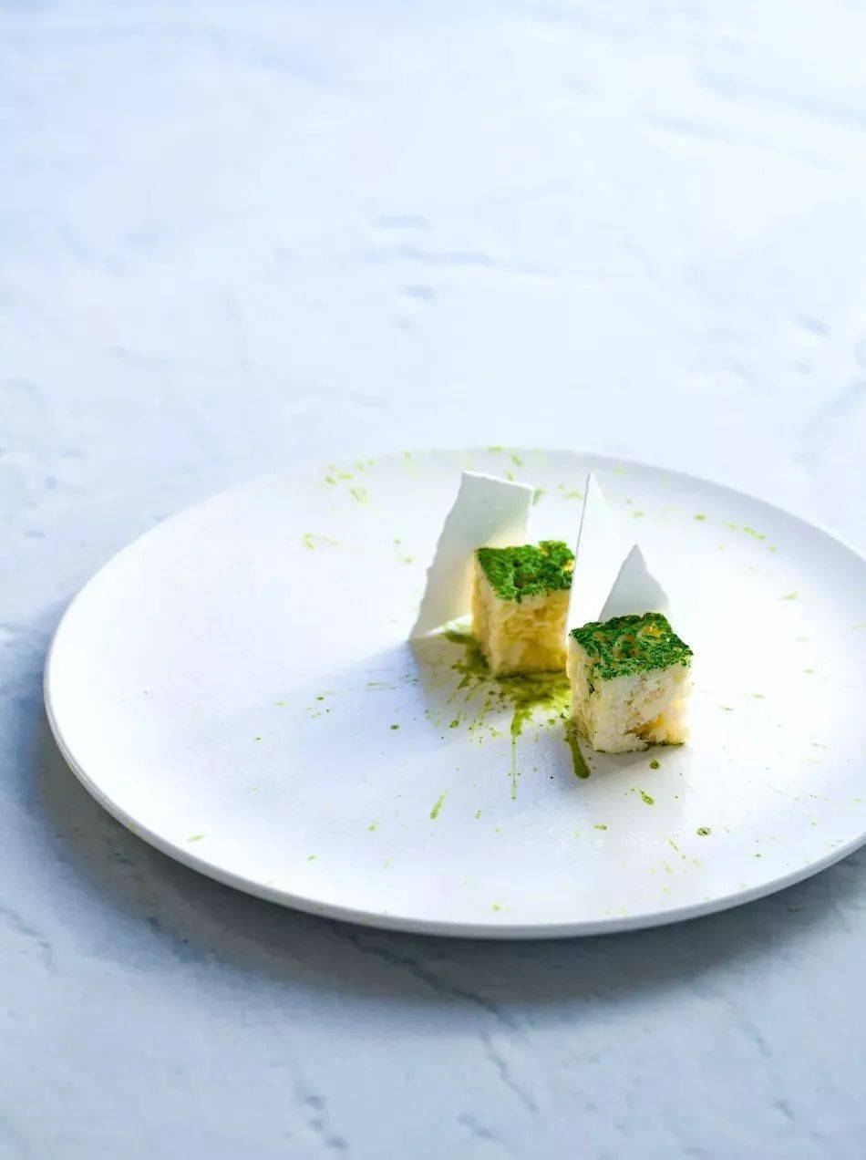 香脂醋花雕汤荠菜馄饨春草黑鱼籽蘑菇沙拉大董意境菜2021年作品赏析春