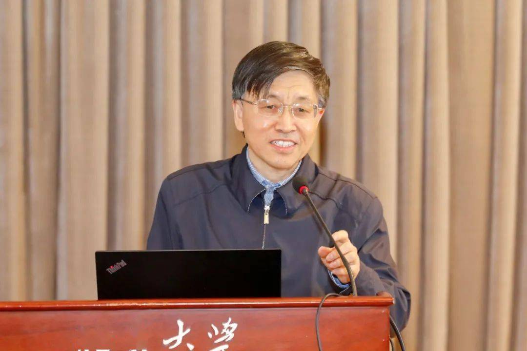 樊建军从科研管理的角度对中心的建设,管理,运行等提出了建设性意见