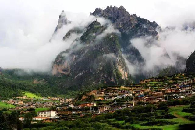 中国最美风景图 b78c3d8e03aa412790143143d70476ba.jpeg