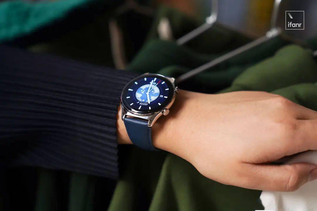 荣耀手表 GS 3 体验：轻薄的时尚健康助手