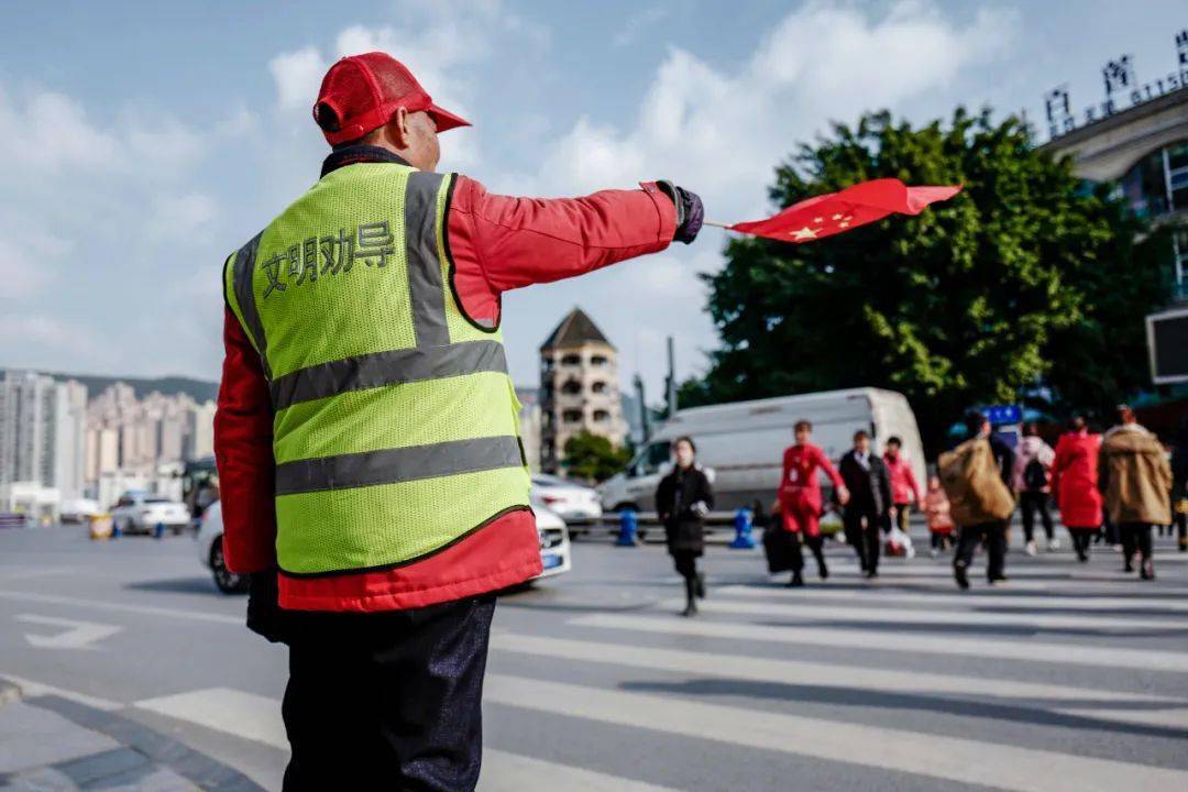 巴中寻找最美劳动者一组镜头记录ta们的身影