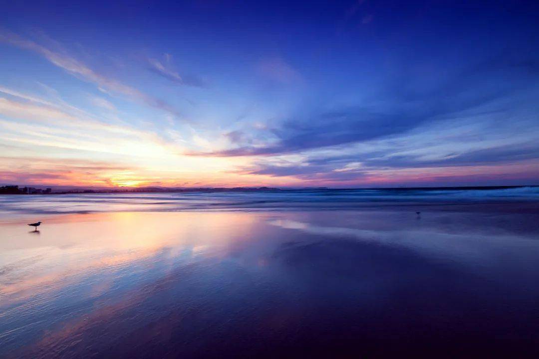 提到渐变相信大家都不陌生,现实生活中的渐变无处不在,比如天空,晚霞