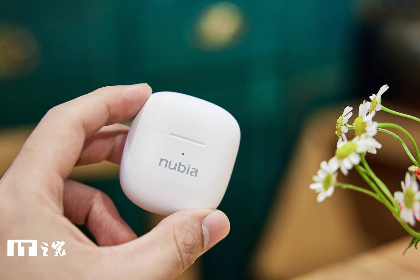 【IT之家开箱】努比亚新音C1真无线耳机图赏：清新雅致，小巧够用