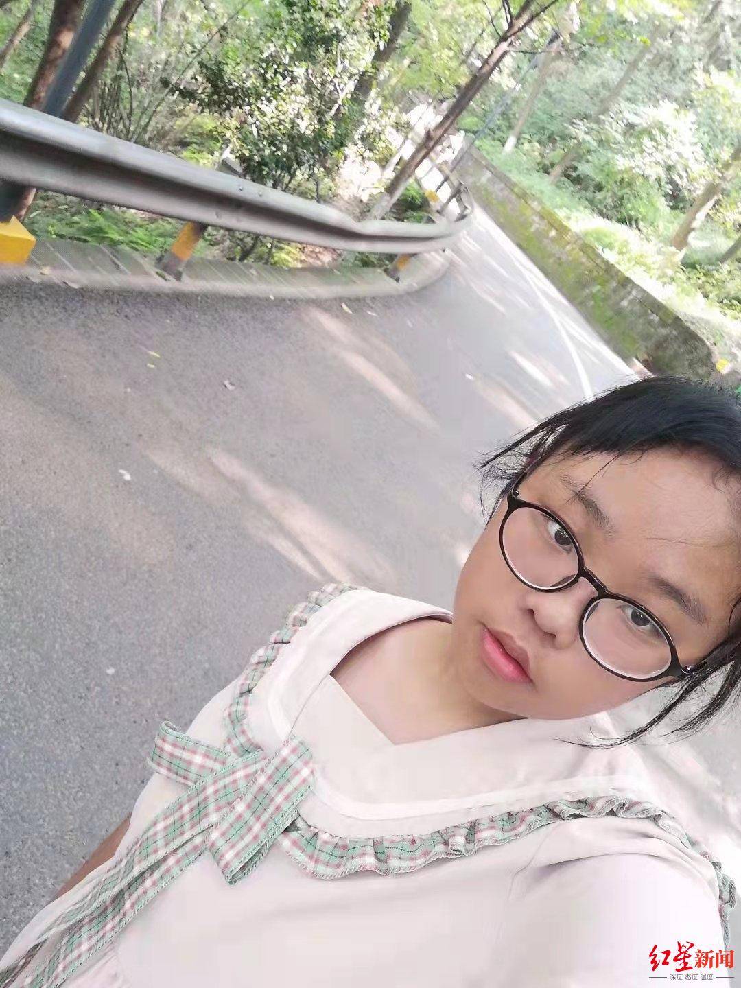 急寻宜宾13岁女孩半夜出走已失联四天此前曾说有同学搞直播挣了钱