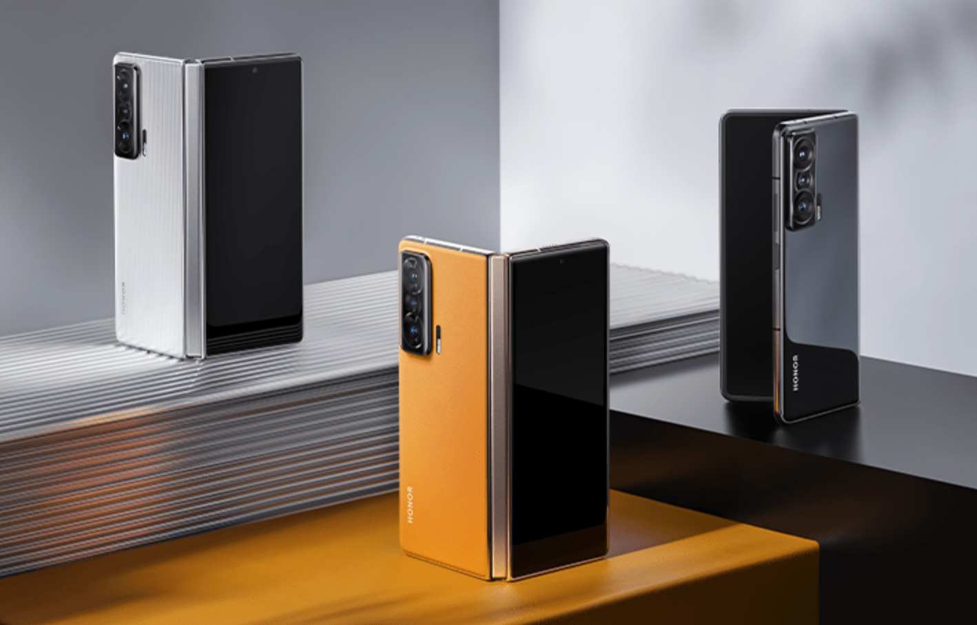 折叠屏手机两重天：荣耀溢价6000元抢破头，小米腰斩无人问