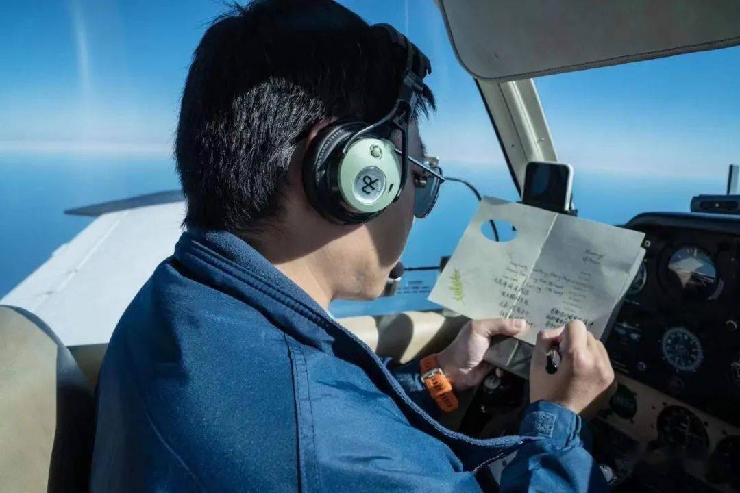 他30岁转行开飞机留英中国学生王思莼人这辈子要活得值