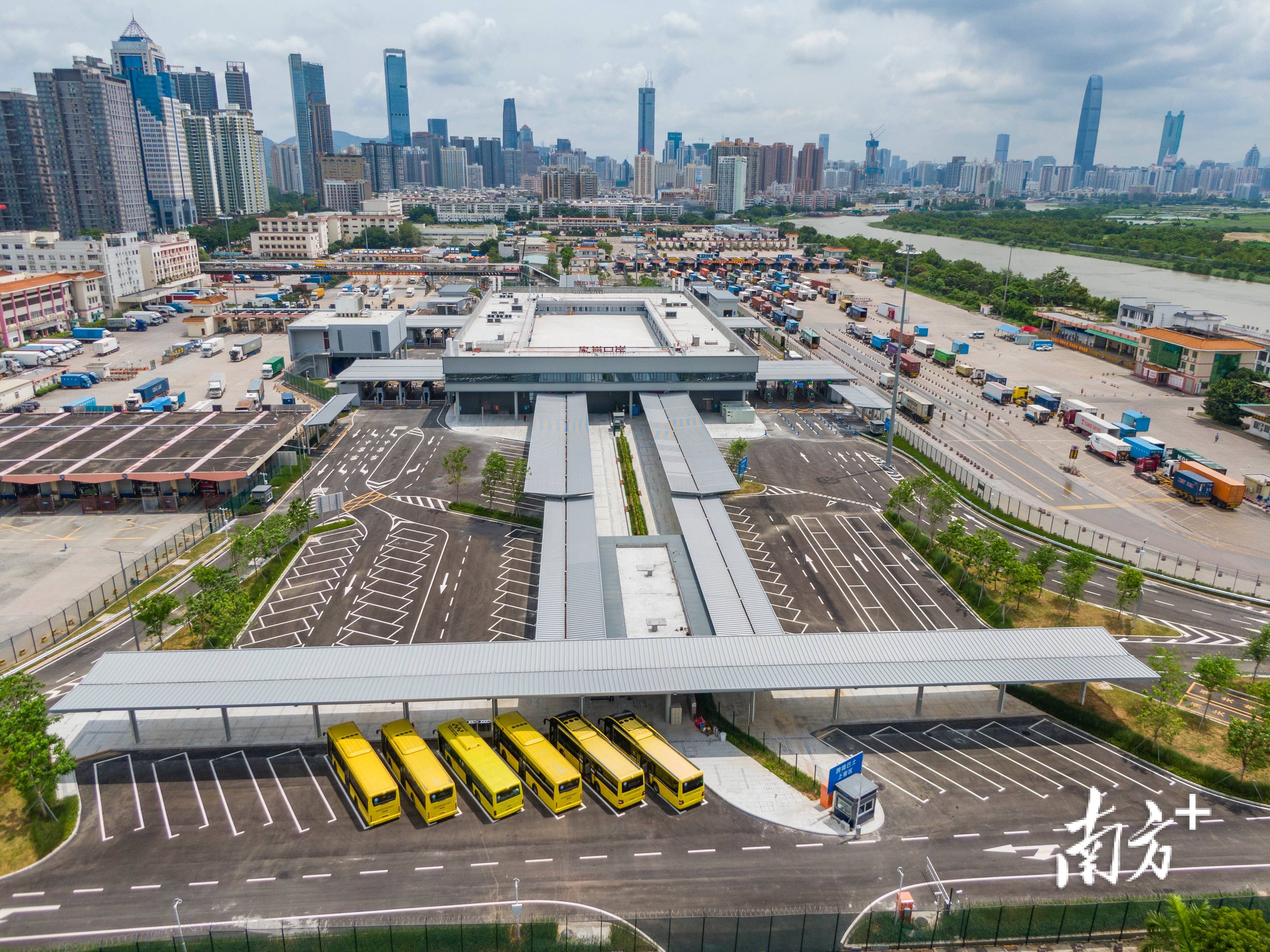 深圳机场第三跑道图片