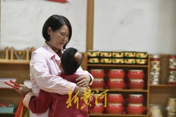 儿童福利院|泪奔！山东这位“妈妈”，养了1029个孩子