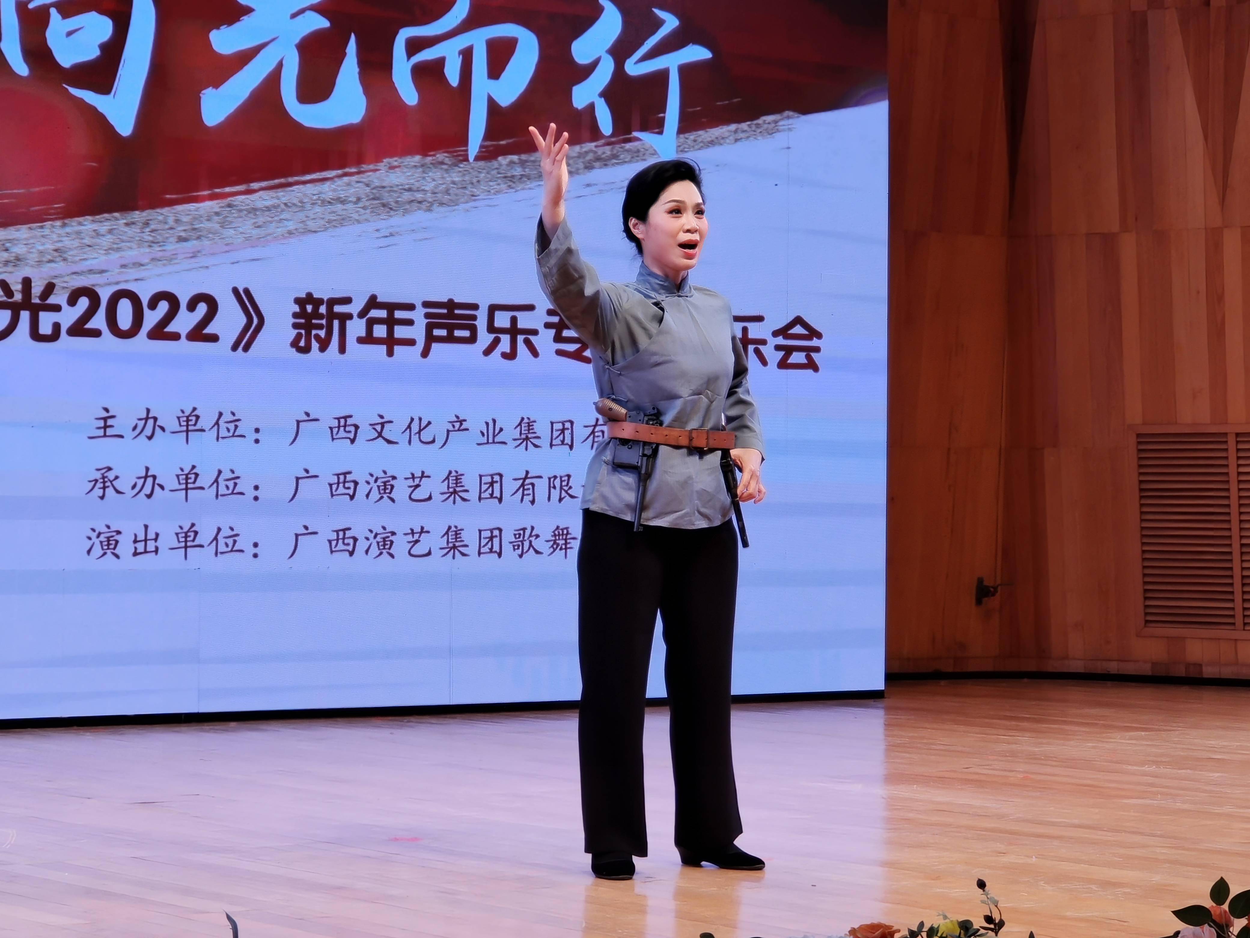 艺术青年声乐演员用歌声追光2022