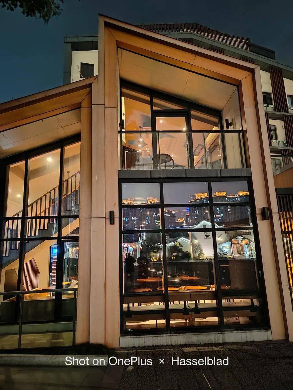 四款骁龙8系列手机拍照横评！各有各的离谱。。。