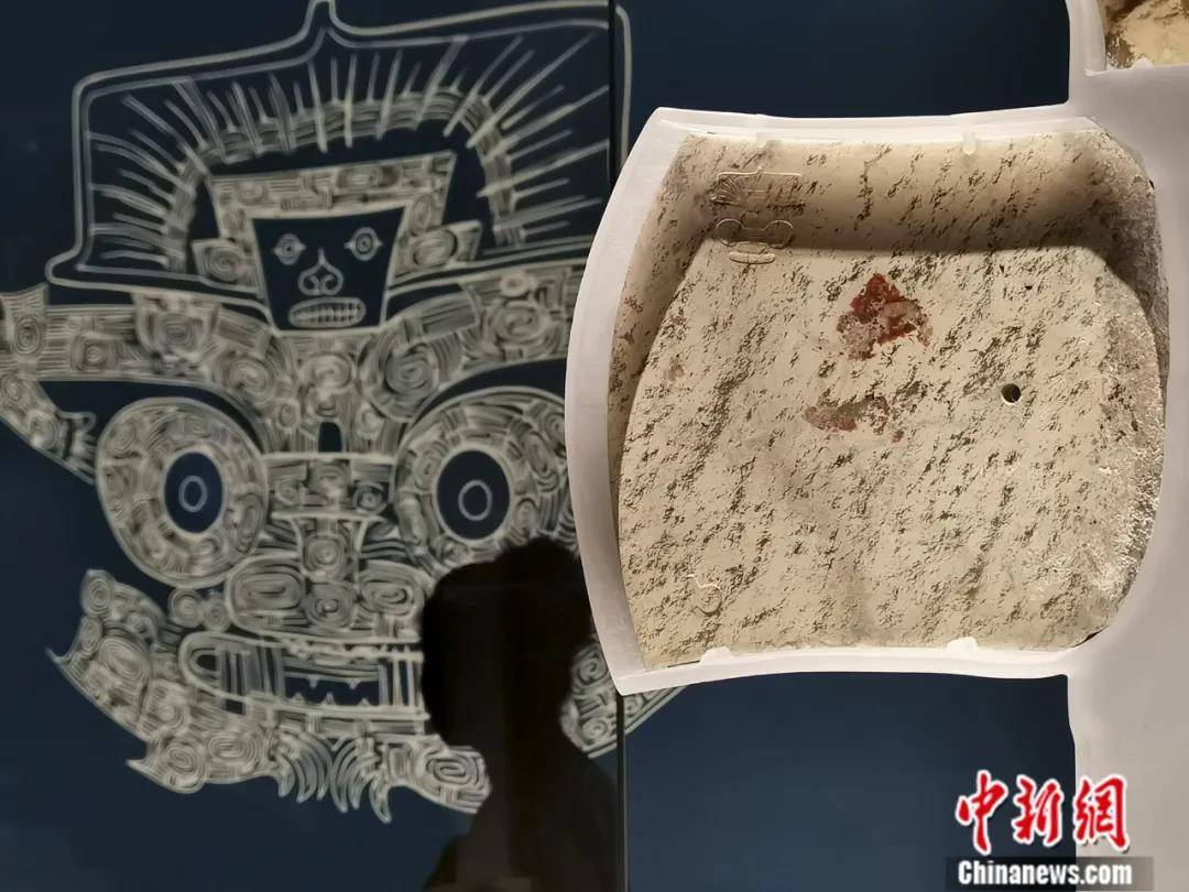 遺址為代表的陶寺文化出土銅器以及雙耳罐顯然與甘青地區齊家文化有著