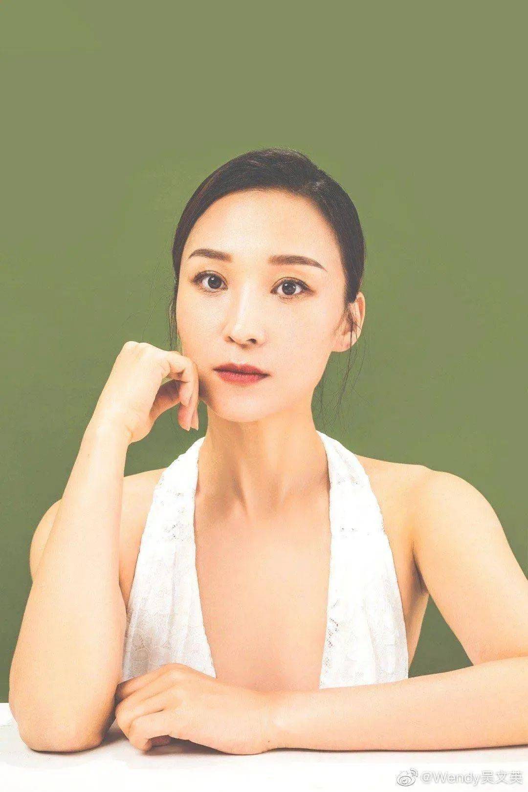 而是气质大家好,我是气质魔术师吴文英.