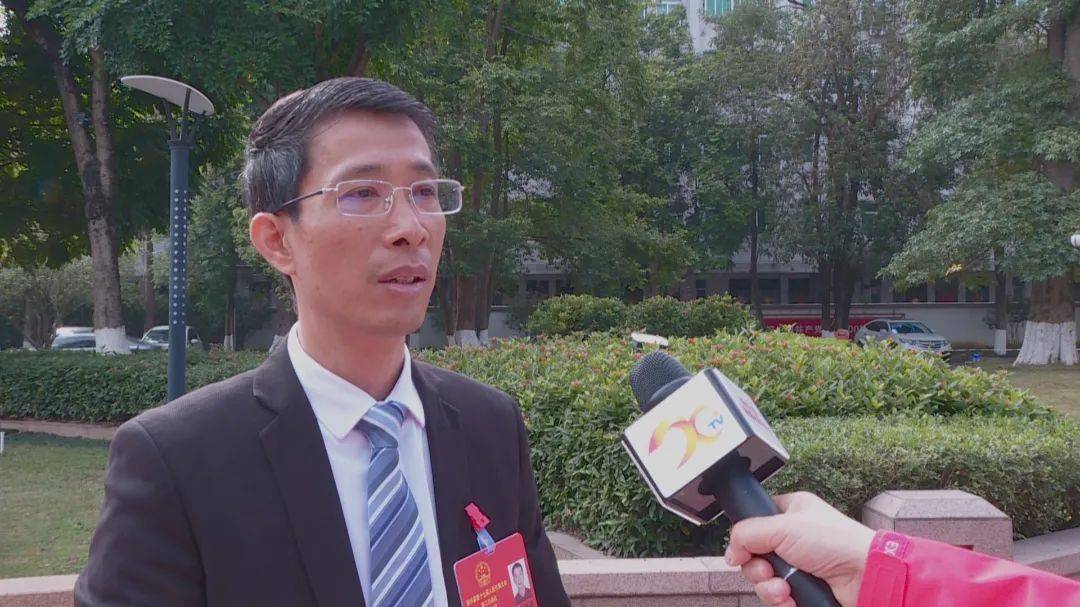 聚焦新兴县两会聆听人大代表政协委员们的心声二