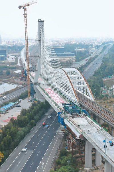 新建福厦铁路木兰溪特大桥斜拉桥主梁合龙