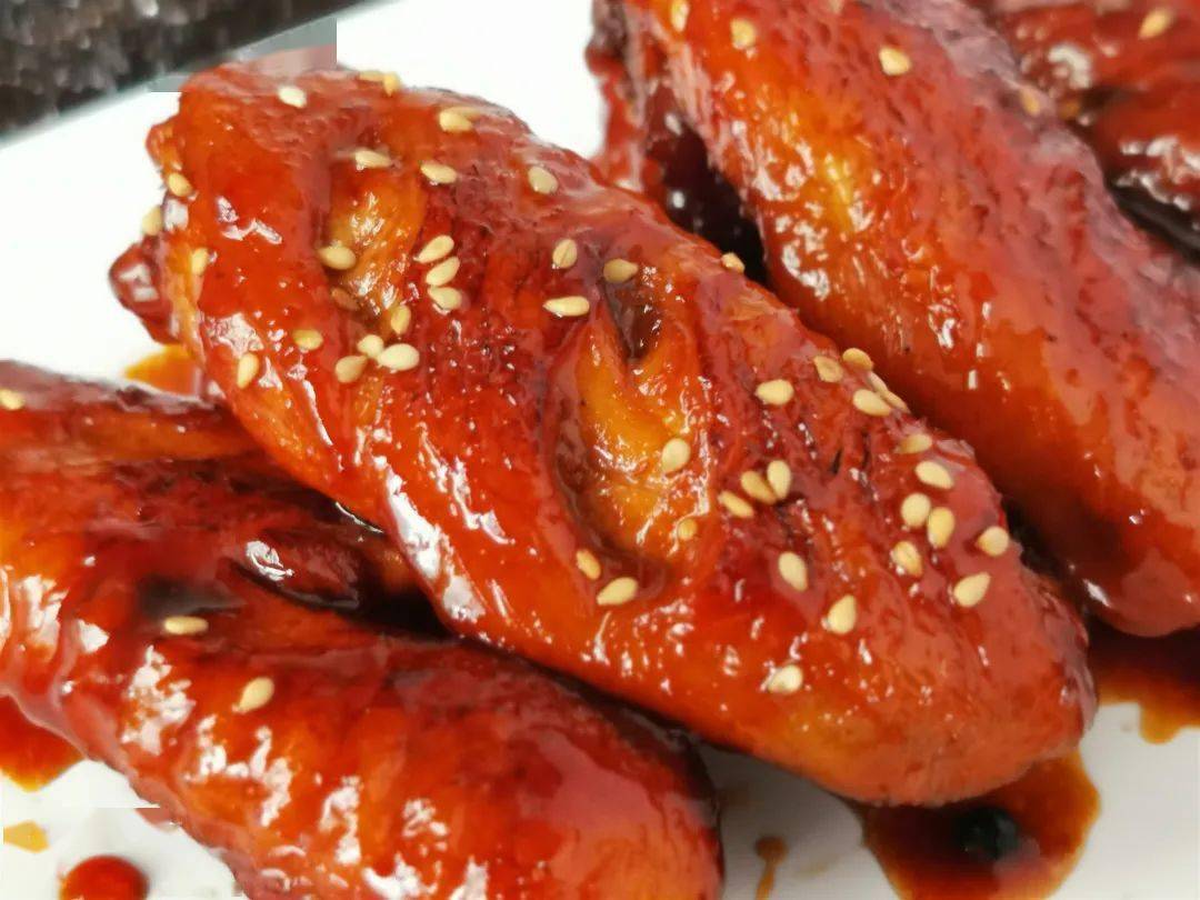 怎样做红烧鸡翅简单又好吃 9f3311c8f6f04dd4a526d1185534a874.jpeg