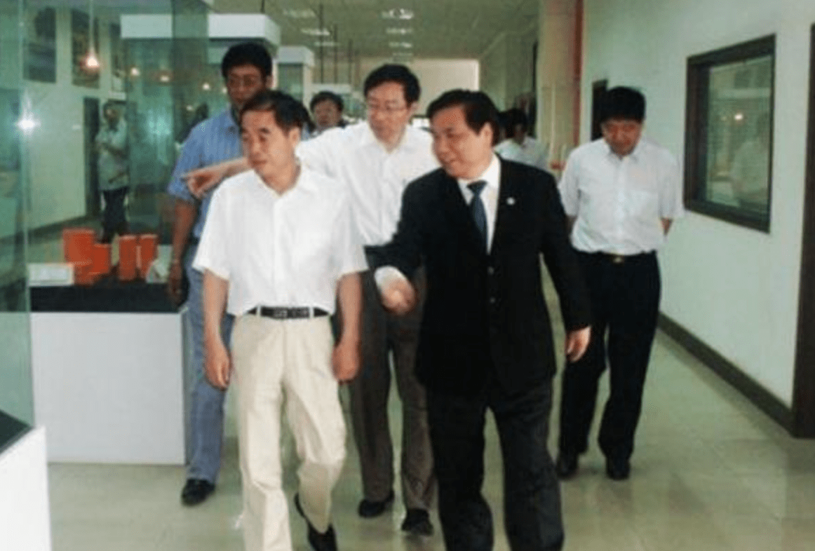 锂电老三突围记