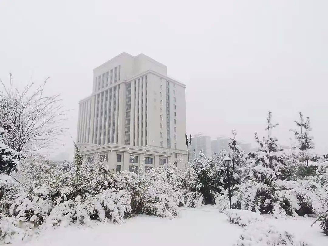 吉林工商学院雪景图片