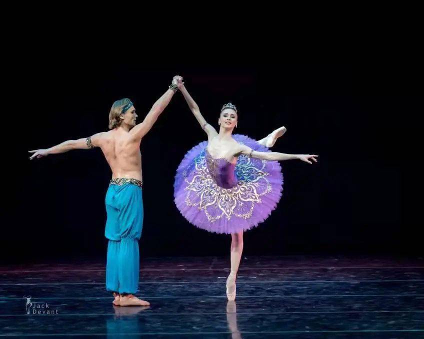 海盗首演纪念拜伦式英雄在风暴中的浪漫爱情